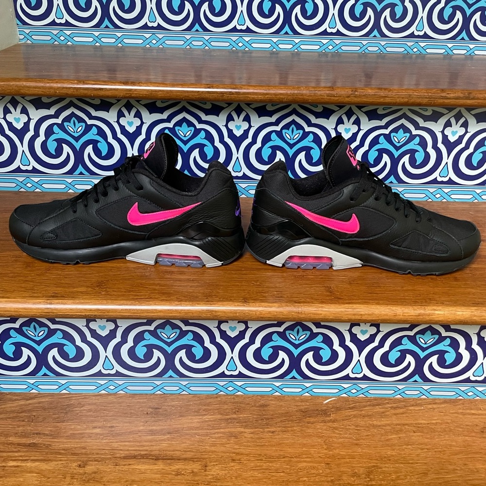 Nike Air Max 180 Black Pink Blast size 10 VNDS